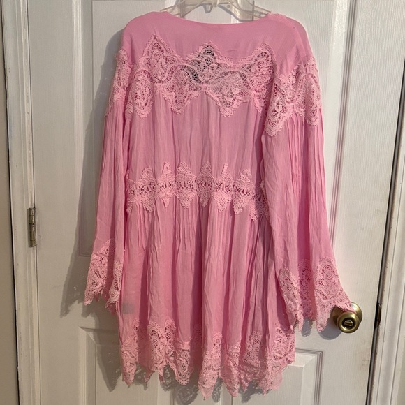 New POL Candy Pink Lace Trim Tunic Top-Medium - Picture 2 of 7